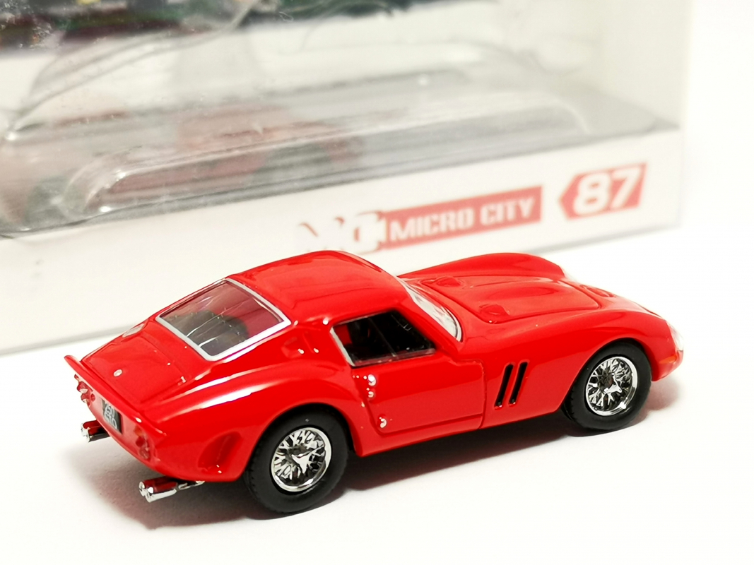 110561  Ferrari 250 GTO, rot MicroCity