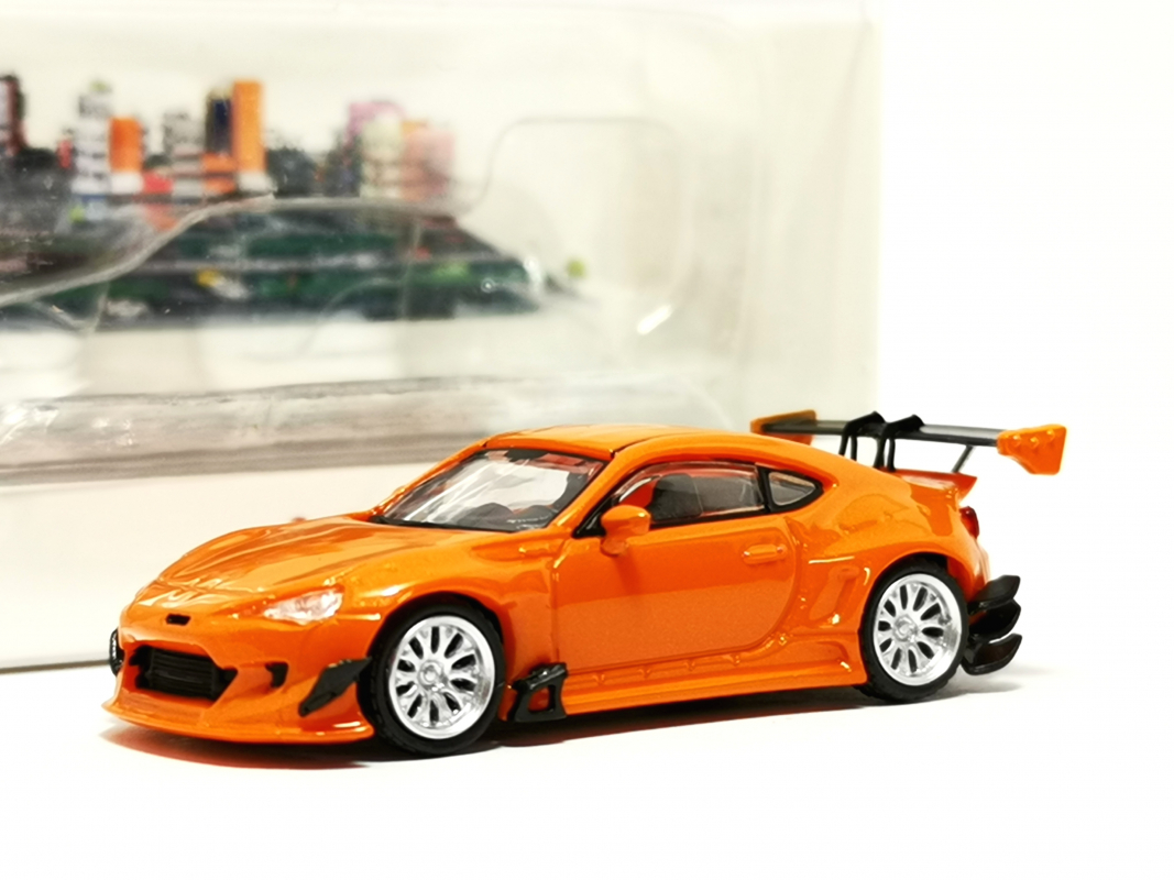 110684 Toyota GT86, orange MicroCity