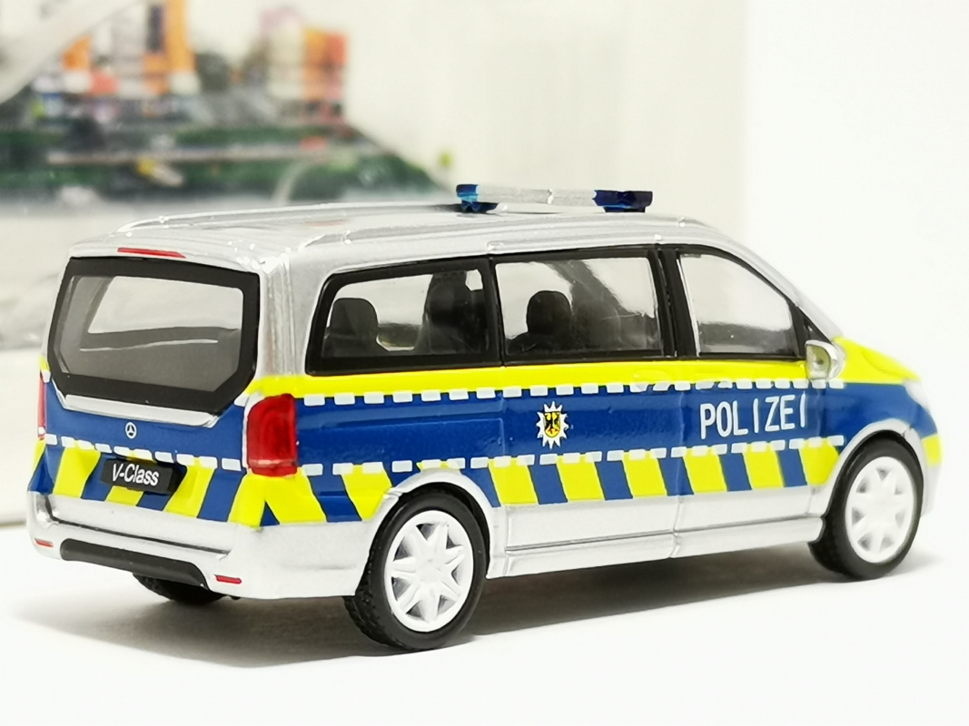 Preview: 110790 Mercedes-Benz V-Klasse "Polizei" MicroCity B4