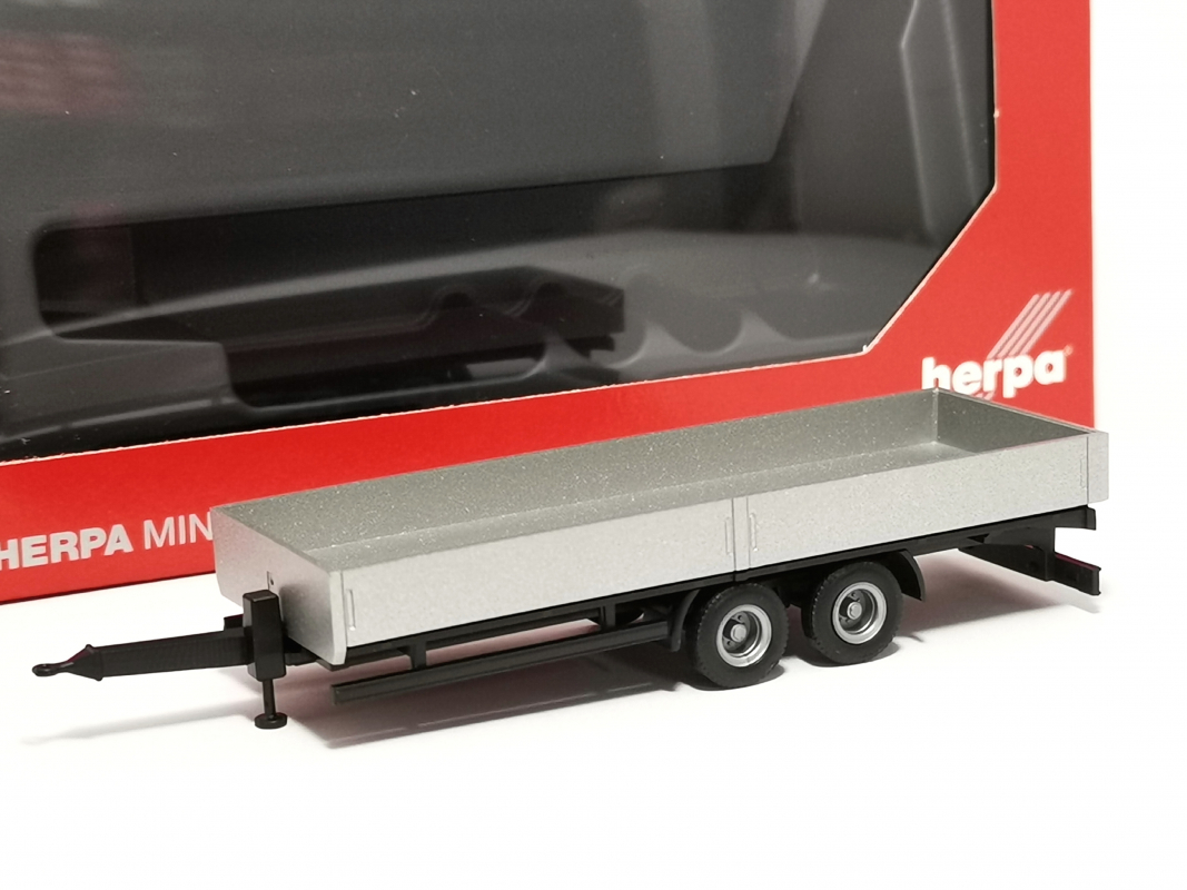 076920-002 Tieflade-Tandemanhänger 2achs, silber Herpa