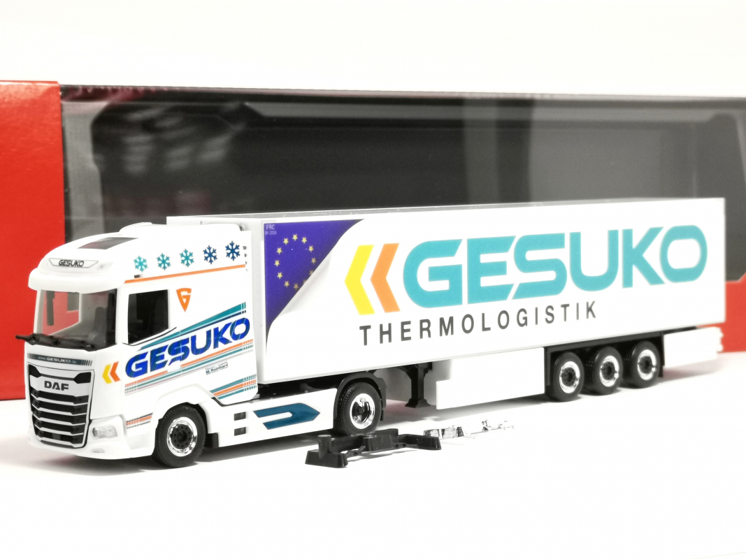 320641 DAF XG Kühlkoffer-Sattelzug "GESUKO" Herpa