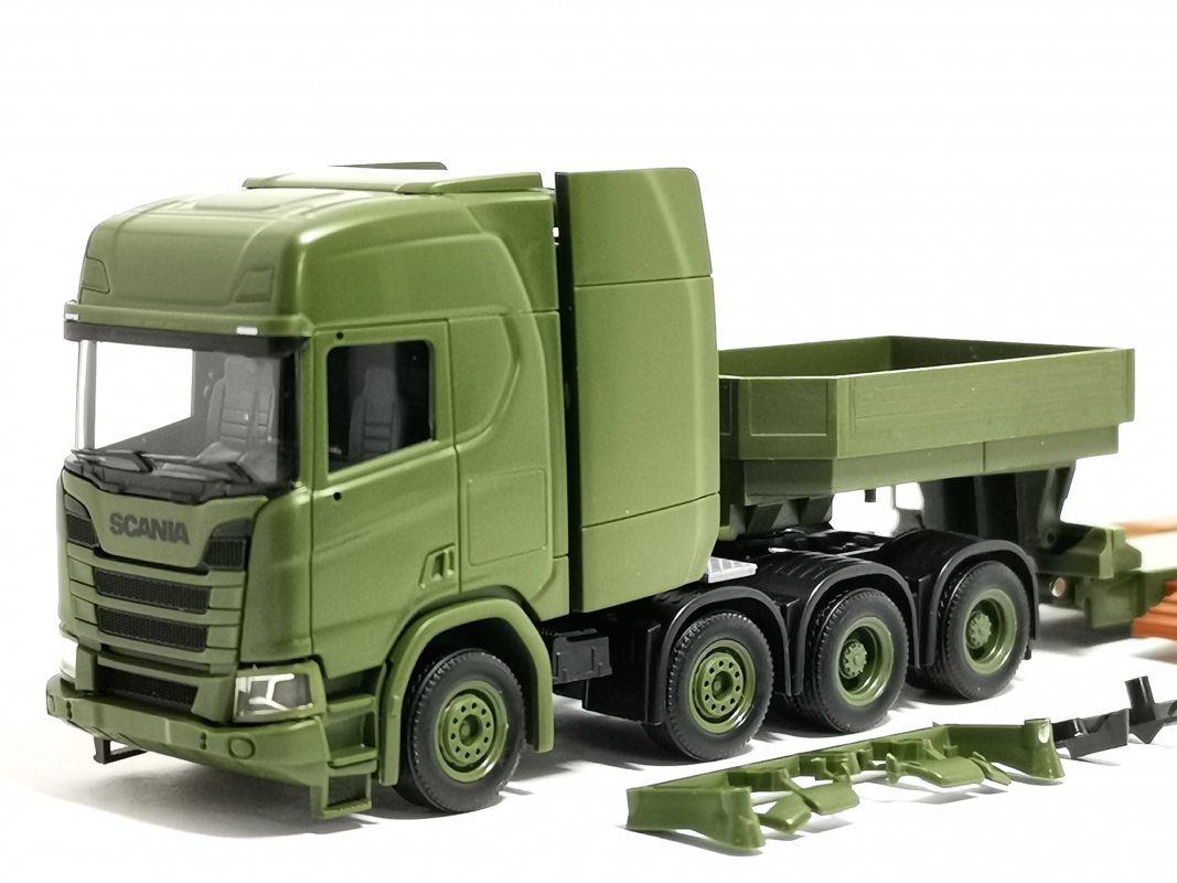 747259 Scania CR 20 HD Tieflade-Sattelzug "Danish Army" (DK) Herpa