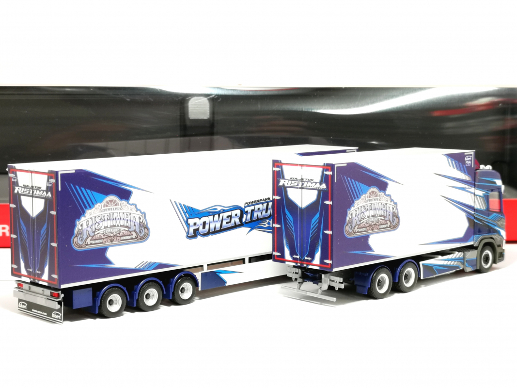 320092 Scania CR 20 HD Schwedenkombi "Ristimaa" (Finnland) Herpa