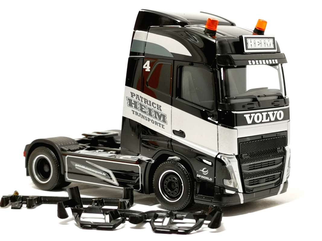 Volvo FH GL 2020 Zugmaschine "Patrick Heim" Herpa