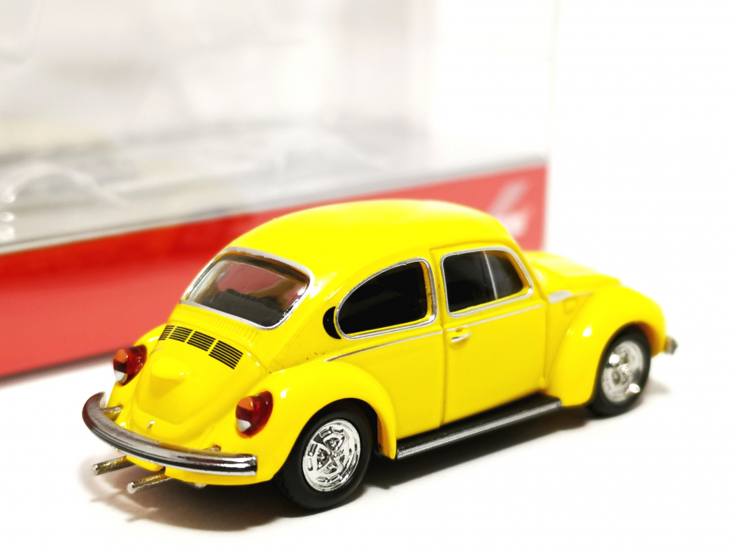 Preview: 421096-003 Volkswagen (VW) Käfer 1303, gelb Herpa