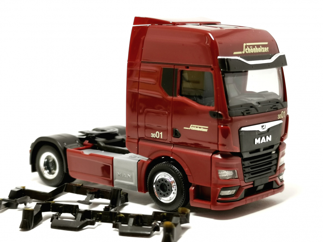 MAN TGX GX Zugmaschine "Schönholzer" Herpa