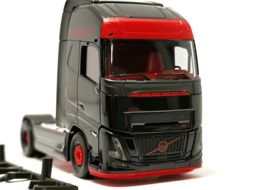 Preview: 962292 Volvo FH Aero GL. XL. Zugmaschine "Sommerfest 2026" Herpa