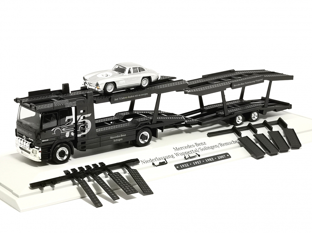 Mercedes-Benz Actros L 08 Eurolohr Autotransporter inkl. 300 SL "Jahresmodell 2007" mit PC Verpackung Herpa