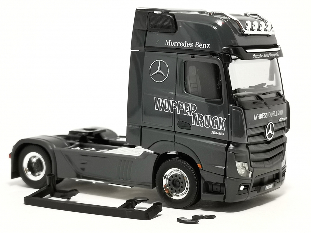 Preview: Mb Actros L 18 Gigaspace Zugmaschine "Wupper Truck" Herpa 2018