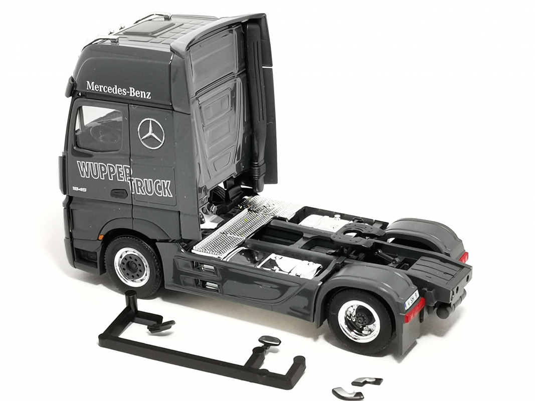 Preview: Mb Actros L 18 Gigaspace Zugmaschine "Wupper Truck" Herpa 2018