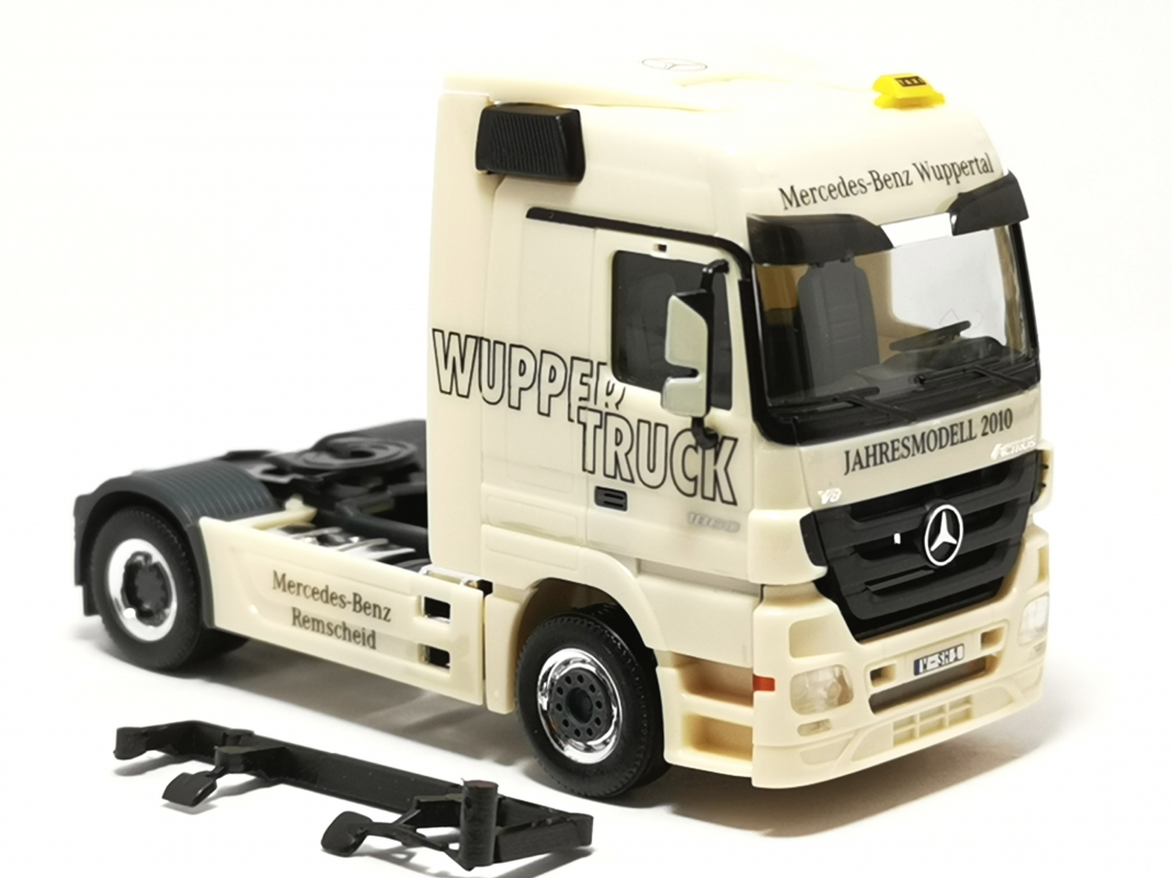Mb Actros LH Zugmaschine "Taxi Wuppertal" Herpa 2010