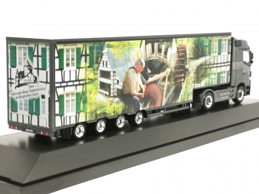Preview: Mercedes-Benz Actros L Volumen Sattelzug "Schleifermuseum" Herpa PC 2008