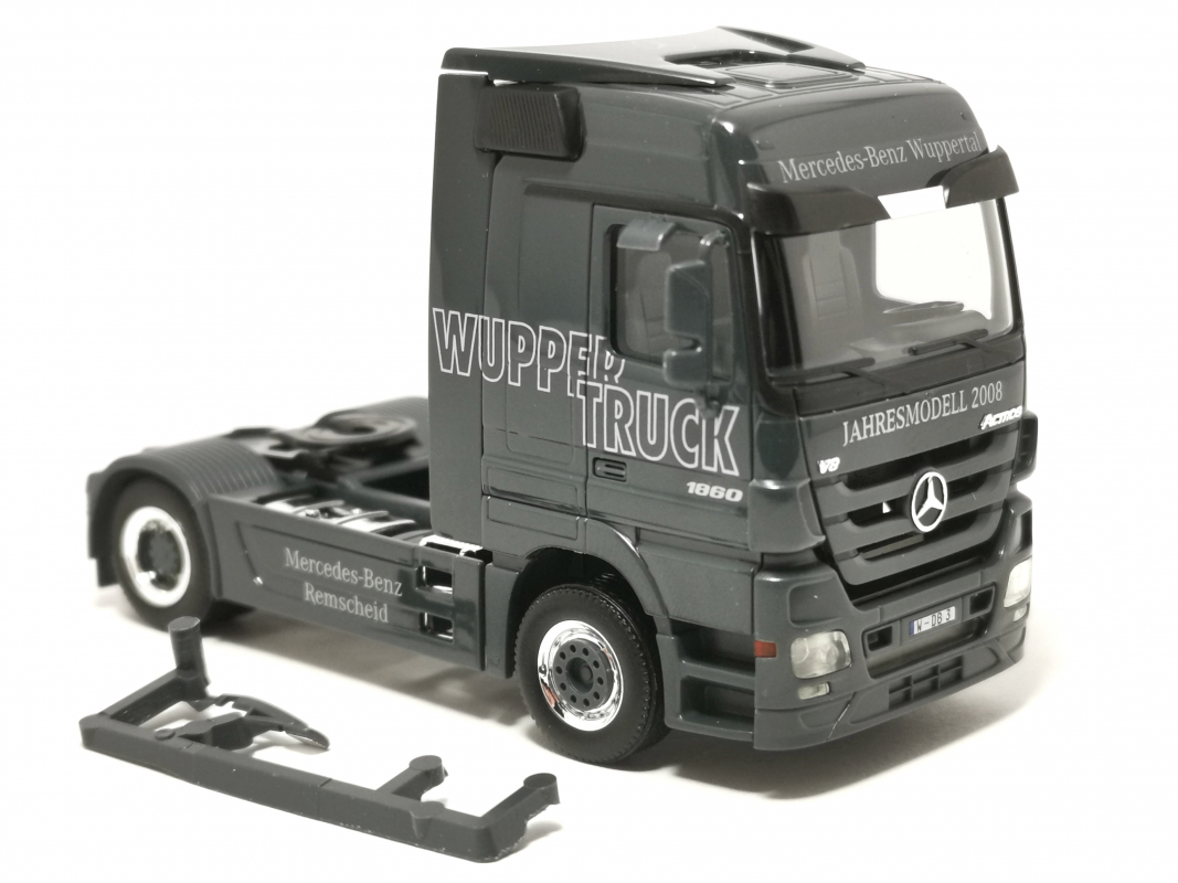 Mercedes-Benz Actros L "Wuppertal", grau 2008 Herpa