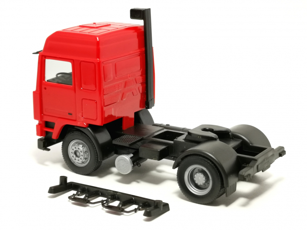 321099 Volvo F10 Globetrotter Zugmaschine 2achs, rot Herpa