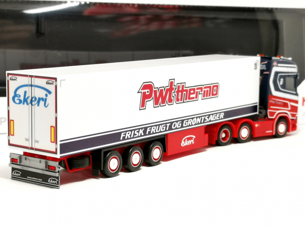 Preview: 960724 Scania CS 20 HD Kühlkoffer-Sattelzug, "PWT - Peter Wouters" Herpa