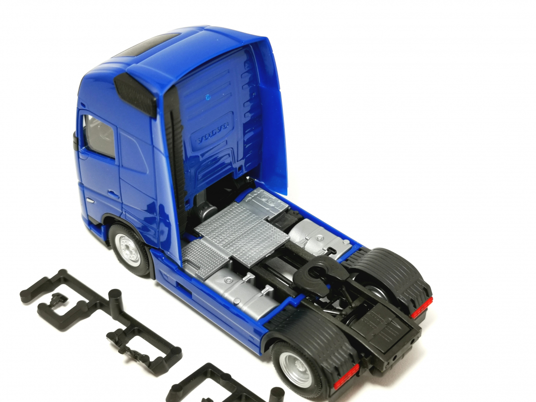 Preview: 320795 Volvo FH Aero GL XL Zugmaschine 2achs, blau Herpa