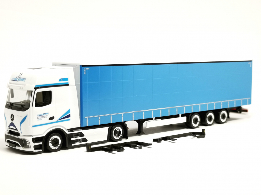 962674 Mb Actros L ProCabin Gigaspace Lowlinergardinenplanen-Sattelzug "Cross Sped" Herpa