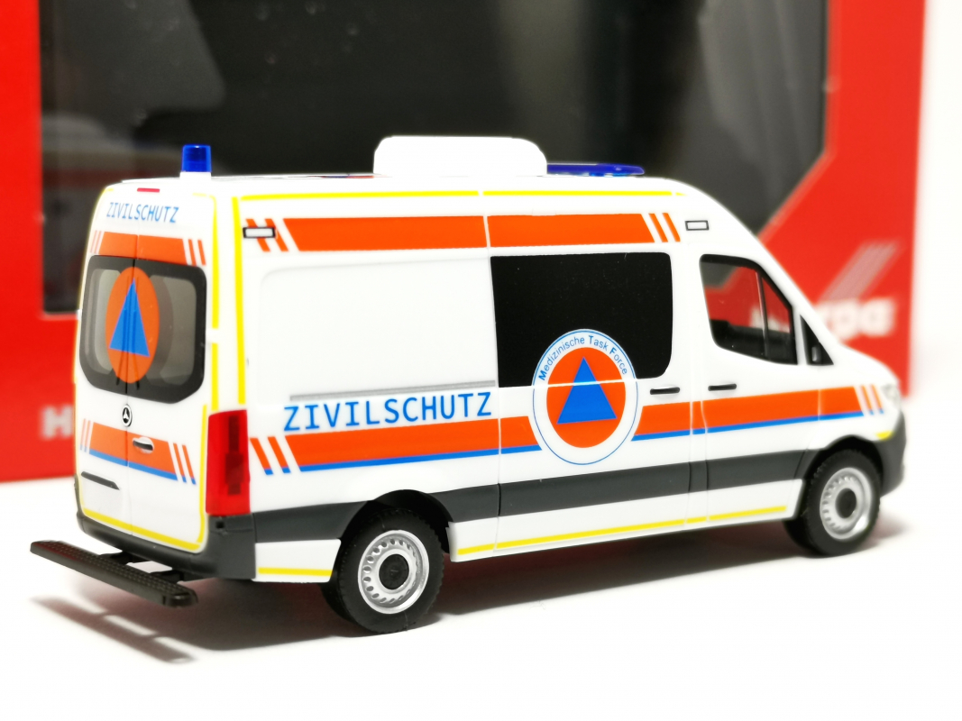 Preview: 099172 Mercedes-Benz Sprinter 18 Halbbus Hochdach "MTF Zivilschutz" Herpa