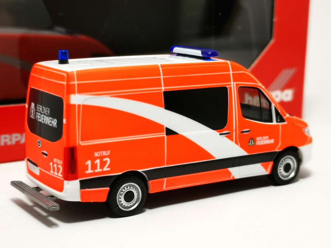 Preview: 099240 Mb Sprinter '18 Kasten HD Notfallkrankentransportwagen (NKTW) "Berliner Feuerwehr"