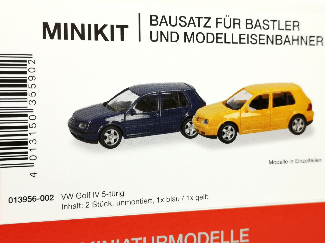013956-002 Herpa MiniKit: Volkswagen (VW) Golf IV (4-türig), gelb und blau Herpa
