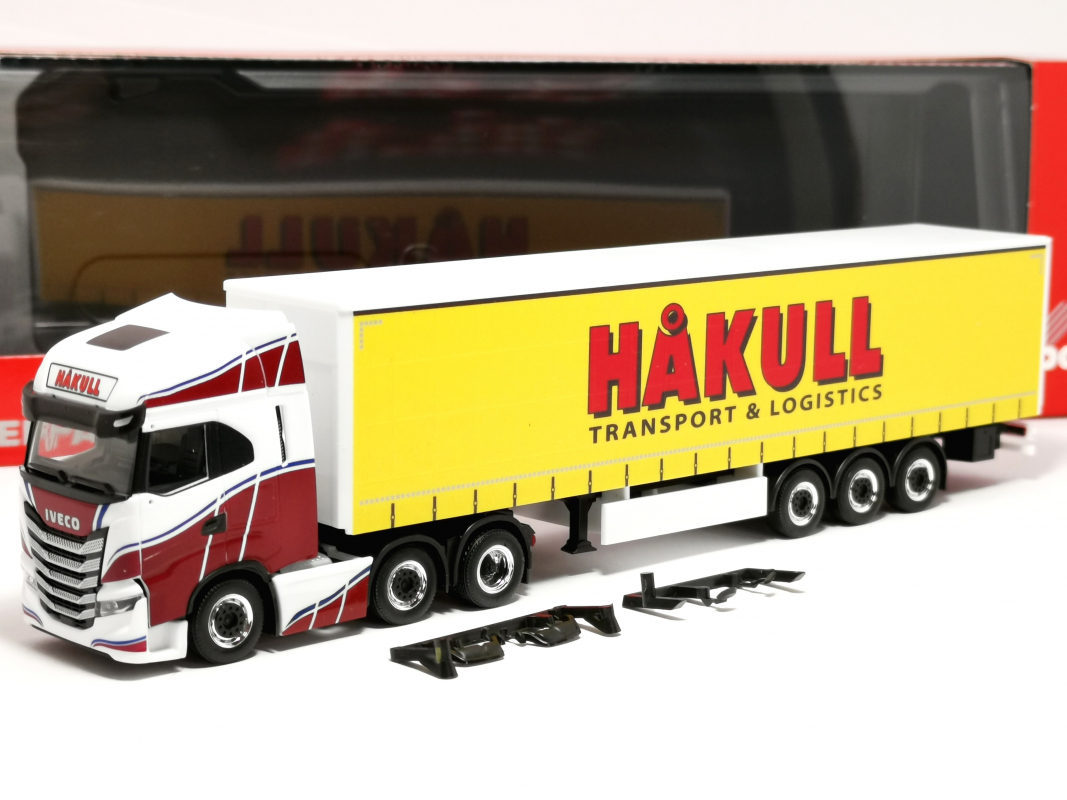 320757 Iveco S-Way Gardinenplanen-Sattelzug "Hakull" (N) Herpa