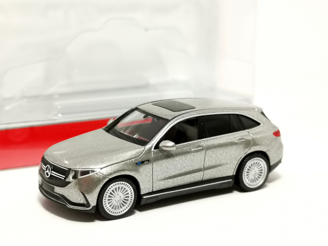 430715-005 Mercedes-Benz EQC AMG, mojavesilber Herpa