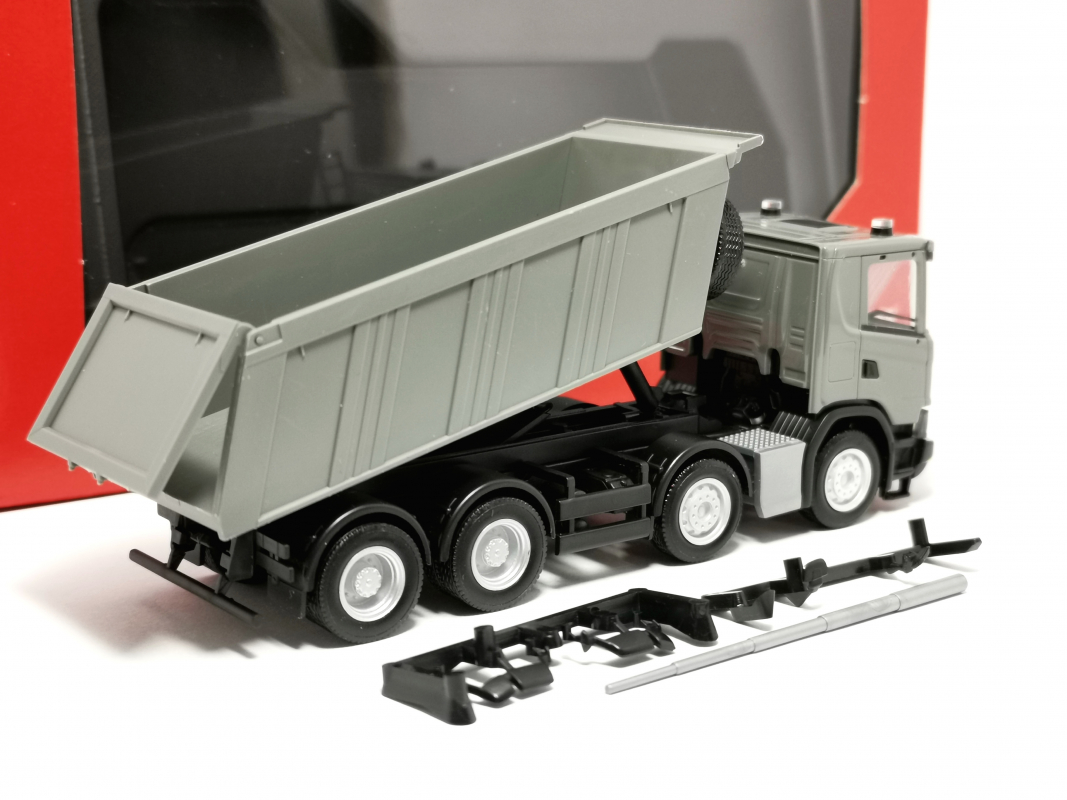 321402 Scania XT 17 Kipp-LKW 4achs, grau-gelb Herpa