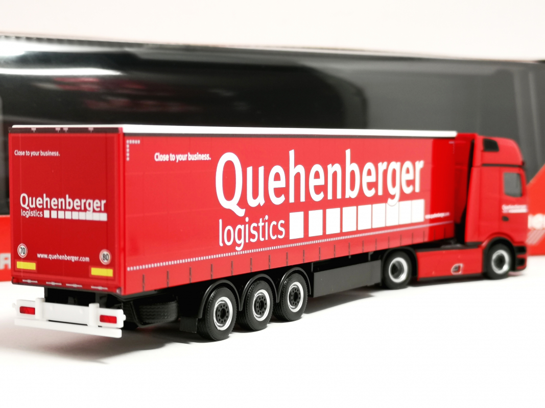 Preview: 321334 Mercedes-Benz Actros L ProCabin Gigaspace Gardinenplanen-Sattelzug "Quehenberger" Herpa