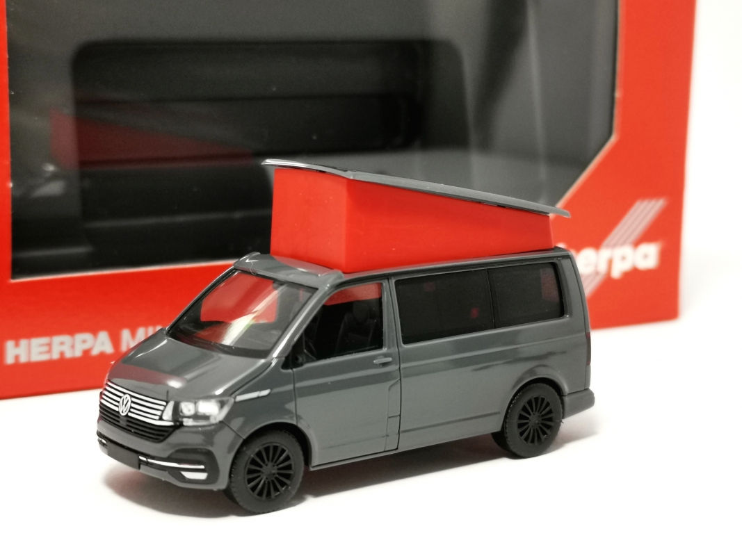 096805-005 Volkswagen (VW) T6.1 California, pure grey Herpa
