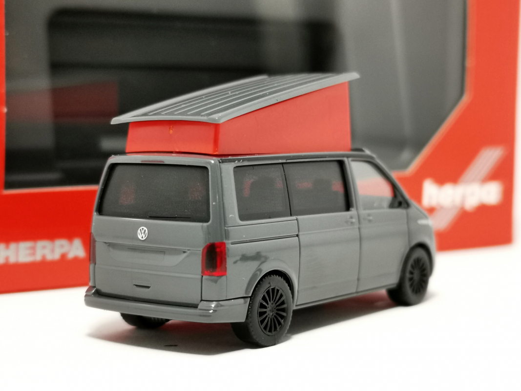 Preview: 096805-005 Volkswagen (VW) T6.1 California, pure grey Herpa
