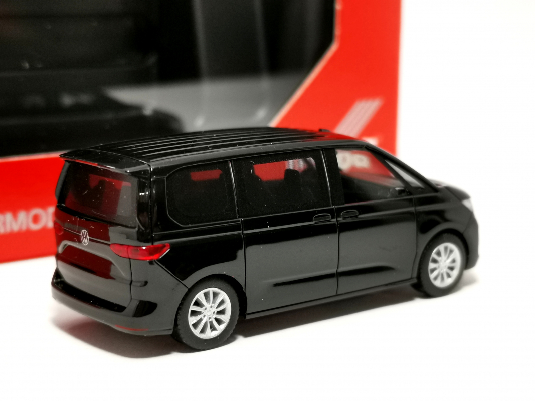 Preview: 421171-002 Volkswagen (VW) Multivan, schwarz Herpa