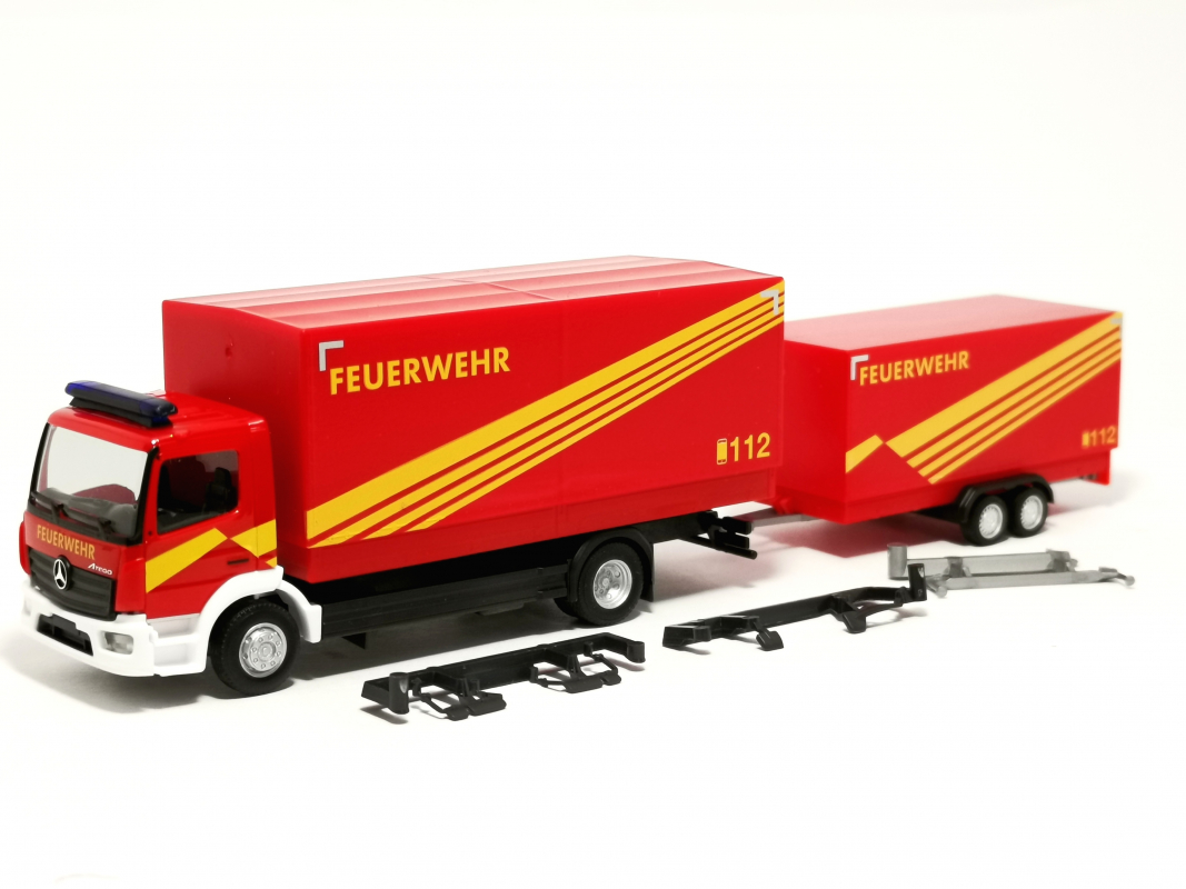 321266 Mercedes-Benz Atego '13 Planen-LKW mit Planen-Anhänger "Feuerwehr GW Logistik" Herpa