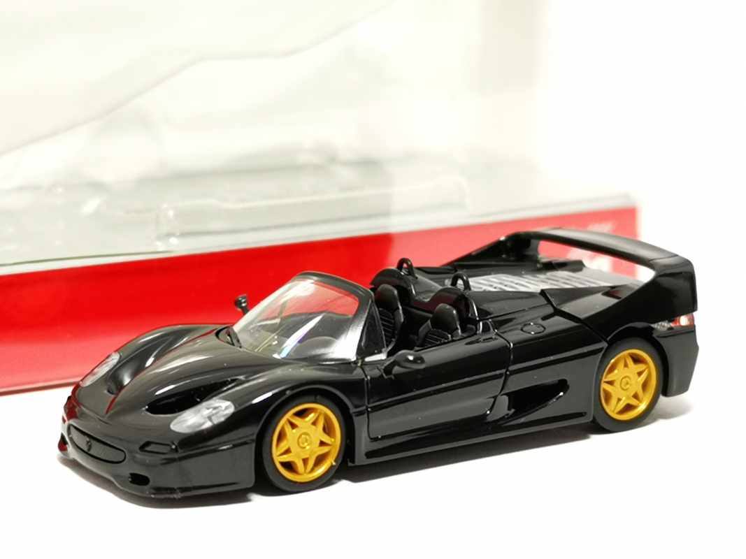 025492-003 Ferrari F50 Spider (Motorabdeckung zum Öffnen), schwarz Herpa