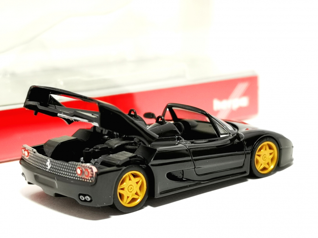 Preview: 025492-003 Ferrari F50 Spider (Motorabdeckung zum Öffnen), schwarz Herpa