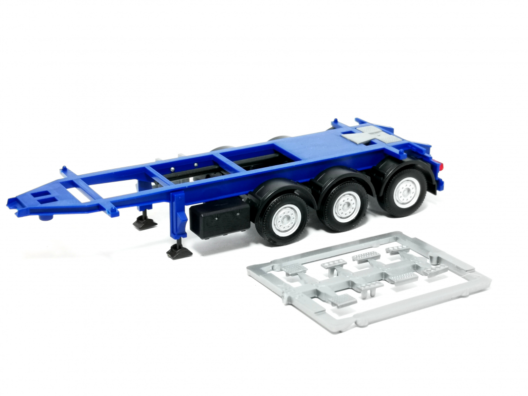 Preview: 20ft. Container Auflieger, enzianblau - unmontiert Herpa C686