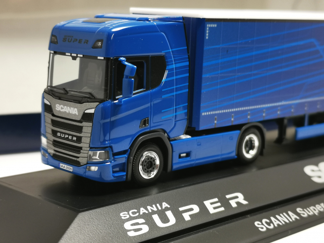 Preview: 963039 Scania CR20 HD Gardinenplanen-Sattelzug 2/3a "SCANIA - IAA 2026" Herpa