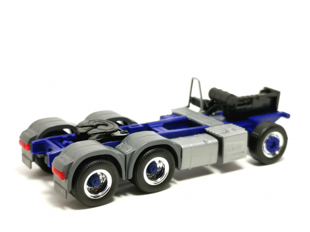 6x4 Fahrgestell MAN, blau/chrom Herpa 119