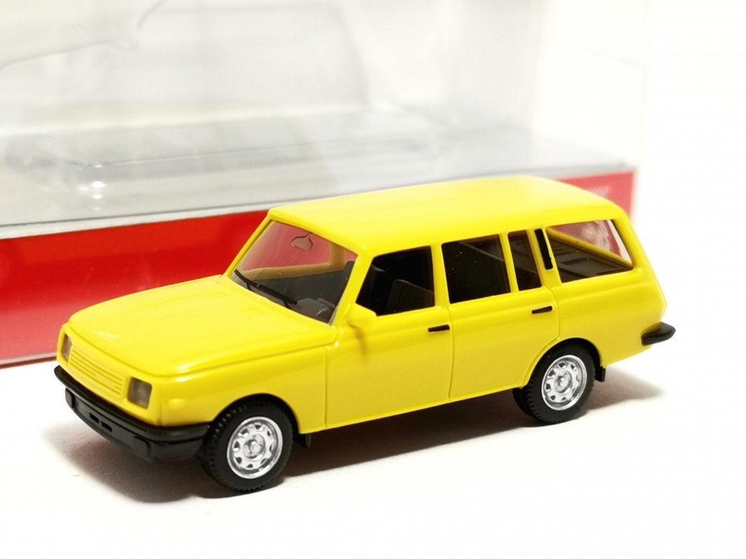 024266-004 Wartburg 353 85 Tourist, zitrusgelb Herpa