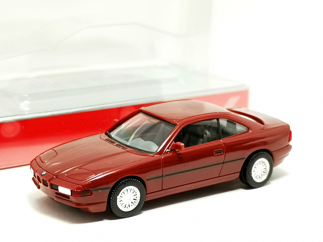 024143-002 BMW 850i (E31) Coupé, calypsorot Herpa