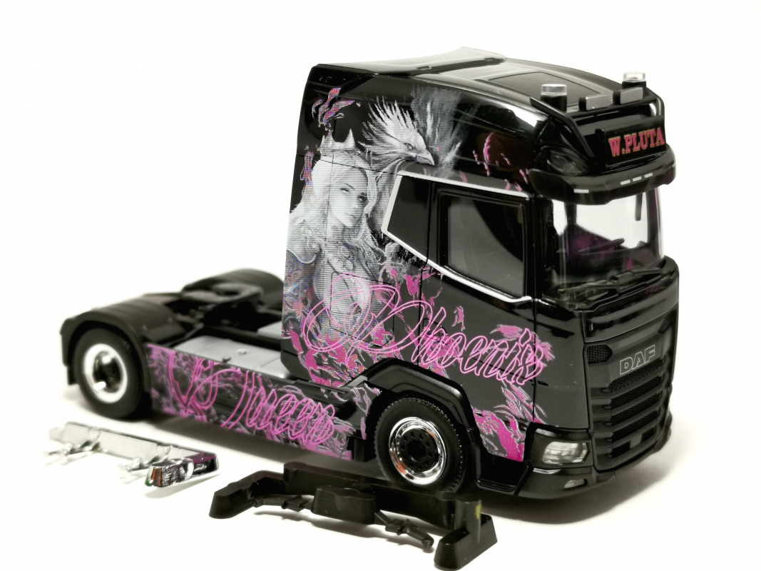 DAF XG+ Zugmaschine "Pluta/Phoenix Queen" Herpa