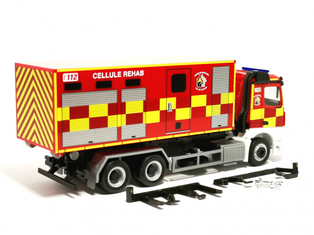 Preview: 099233 Mercedes-Benz Arocs M Wechsellader-LKW 3achs "Pompiers Cellule Rehab"(B) Herpa