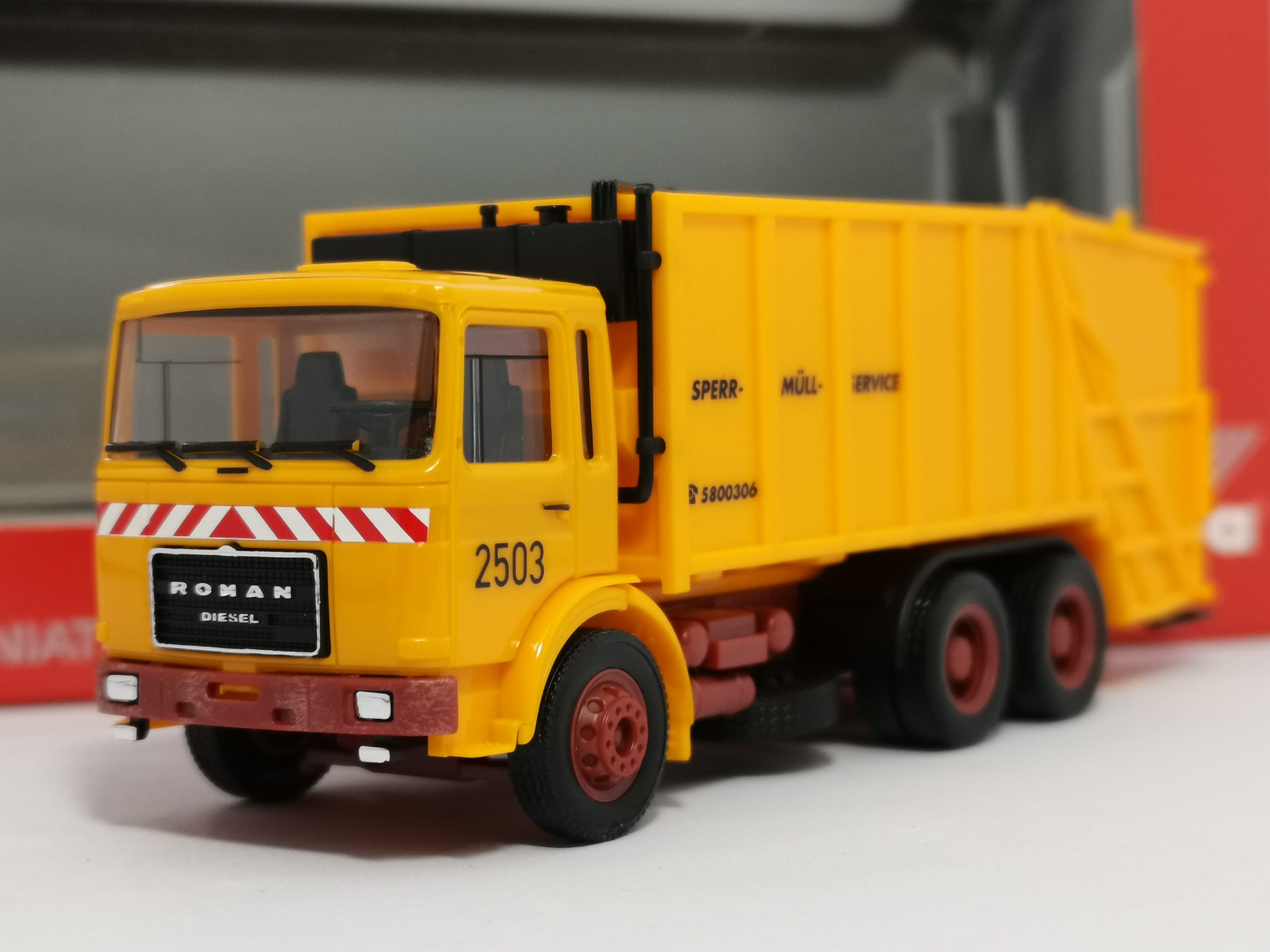 1:87 Herpa camiones Roman diesel camión de basura depósito de desperdicios-Service Berlin-Ost 311946