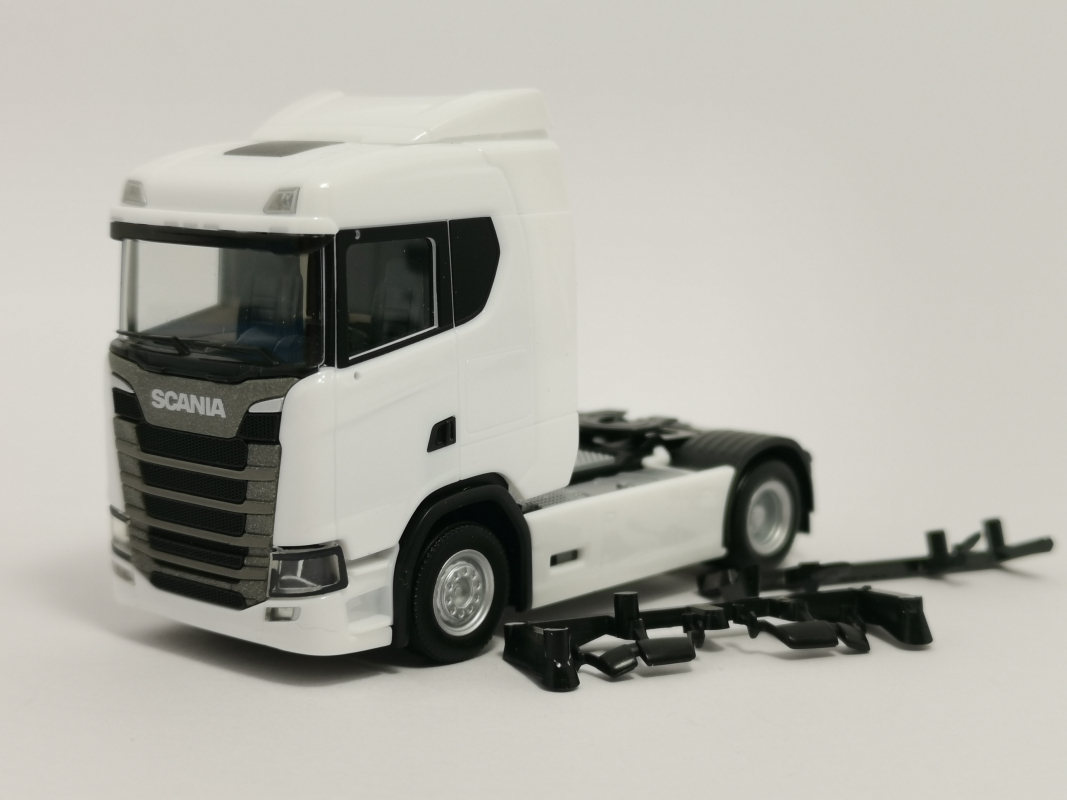 310192  Scania CS 20 Niederdach Zugmaschine, weiß Herpa