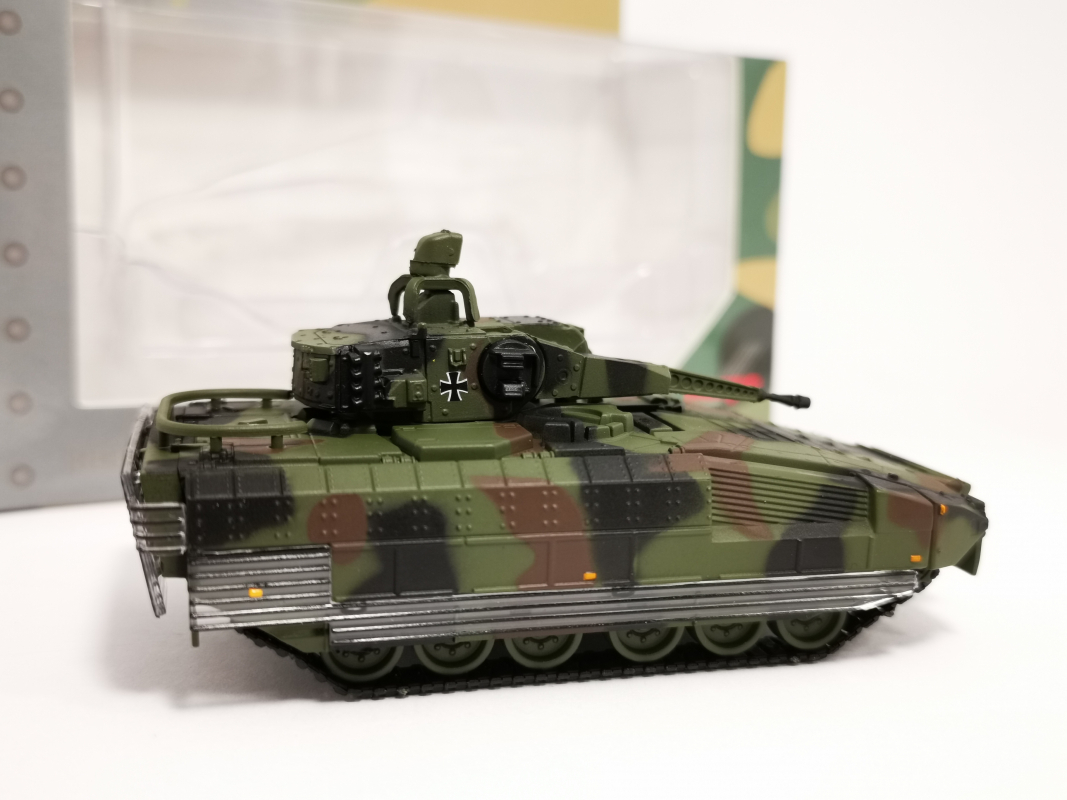 745437 Schützenpanzer Puma, dekoriert Herpa