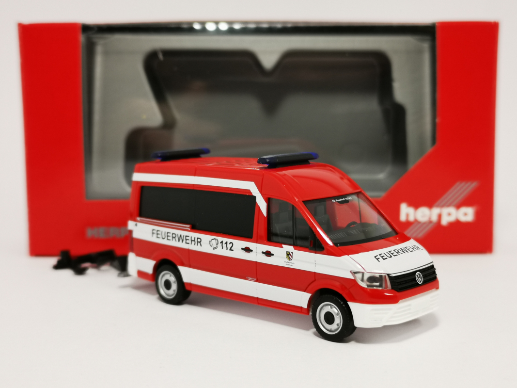 095013 VW Crafter Bus "Feuerwehr Nürnberg-Neunhofen" Herpa
