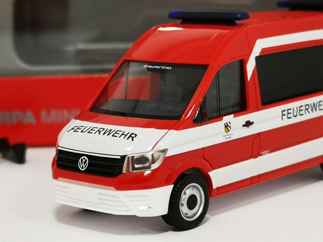 095013 VW Crafter Bus "Feuerwehr Nürnberg-Neunhofen" Herpa
