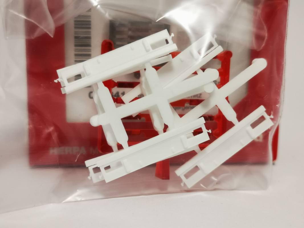 052641 Heckblenden Set "Schmitz" (6x weiss)* Herpa