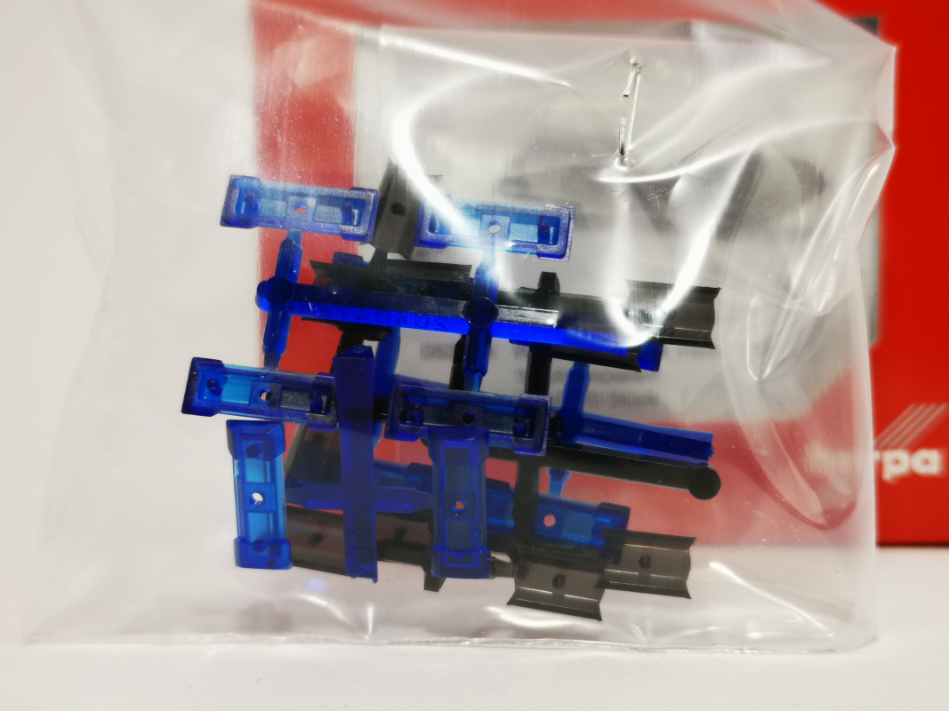 053419  Zubehör Warnbalken Hella RTK-7, blautransparent (10 Stück) Herpa**