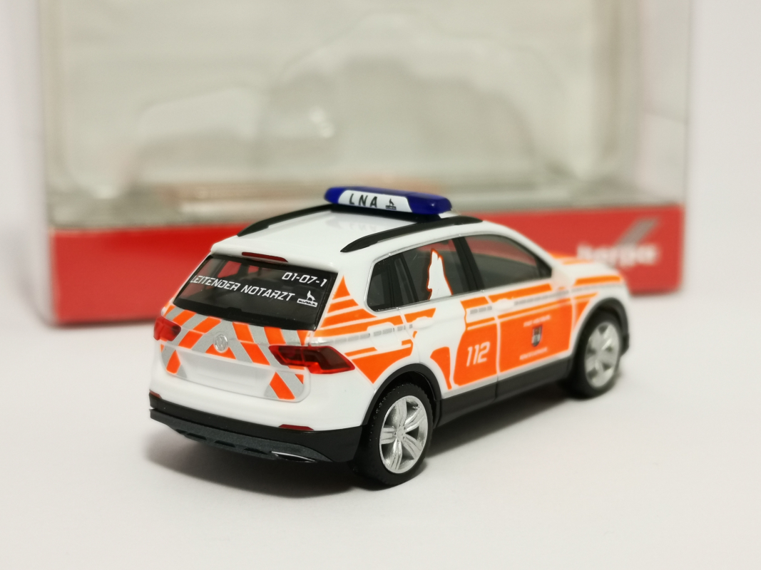 1//87 Herpa VW Tiguan notarztfahrzeug FW wolfsburg 095273