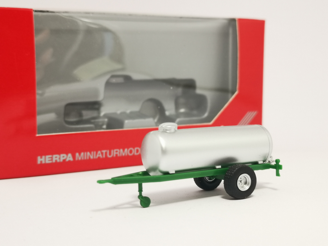 076470 Güllefass-Anhänger, silber/grün Herpa